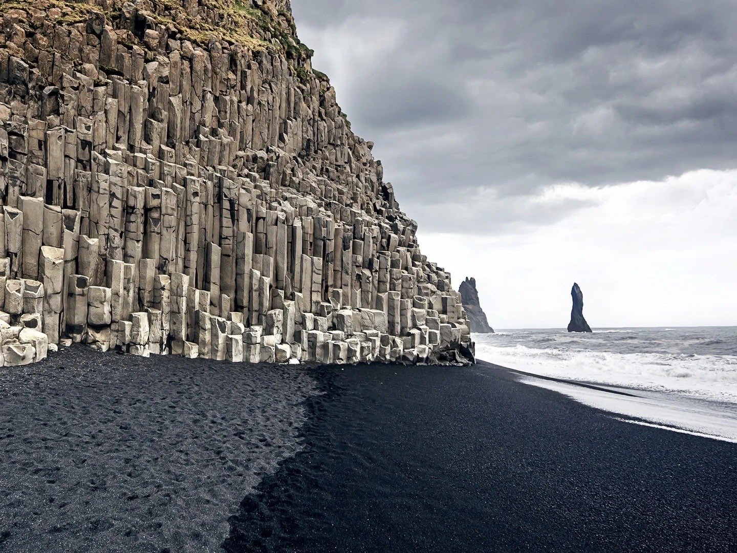 Praia de areia negra de Reynisfjara