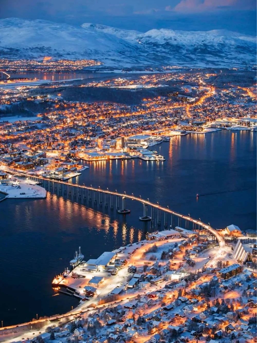 Teleférico Fjellheisen sobre Tromsø, Noruega